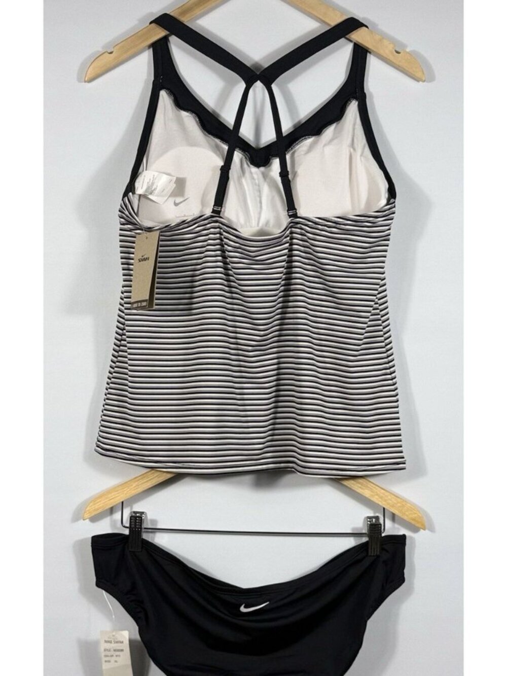NEW Nike Women's L Striped V-Neck Swim Tankini Top & Bottom Set NWT $102 - Picture 2 of 3